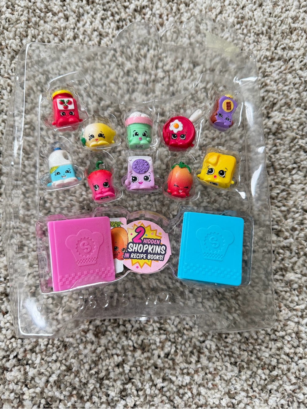 Shopkins Mini Figure Bundle with Pink and Blue Recipe Books